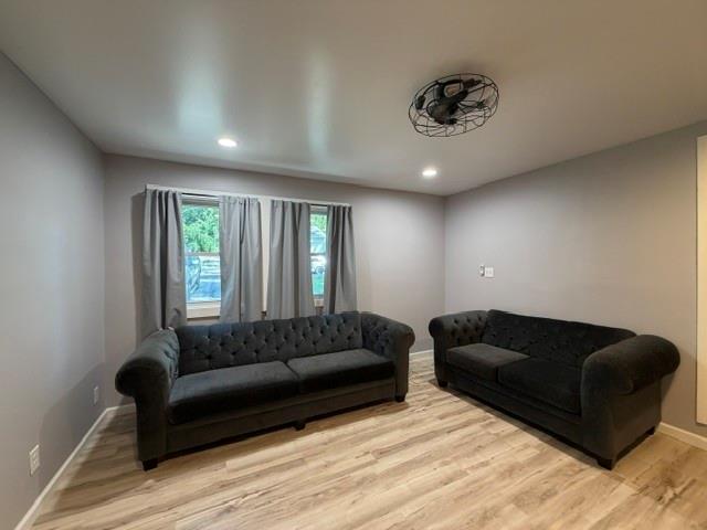 806 N 81st Terrace Property Photo 5