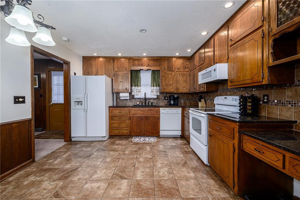 8716 Haskell Avenue Property Photo 3