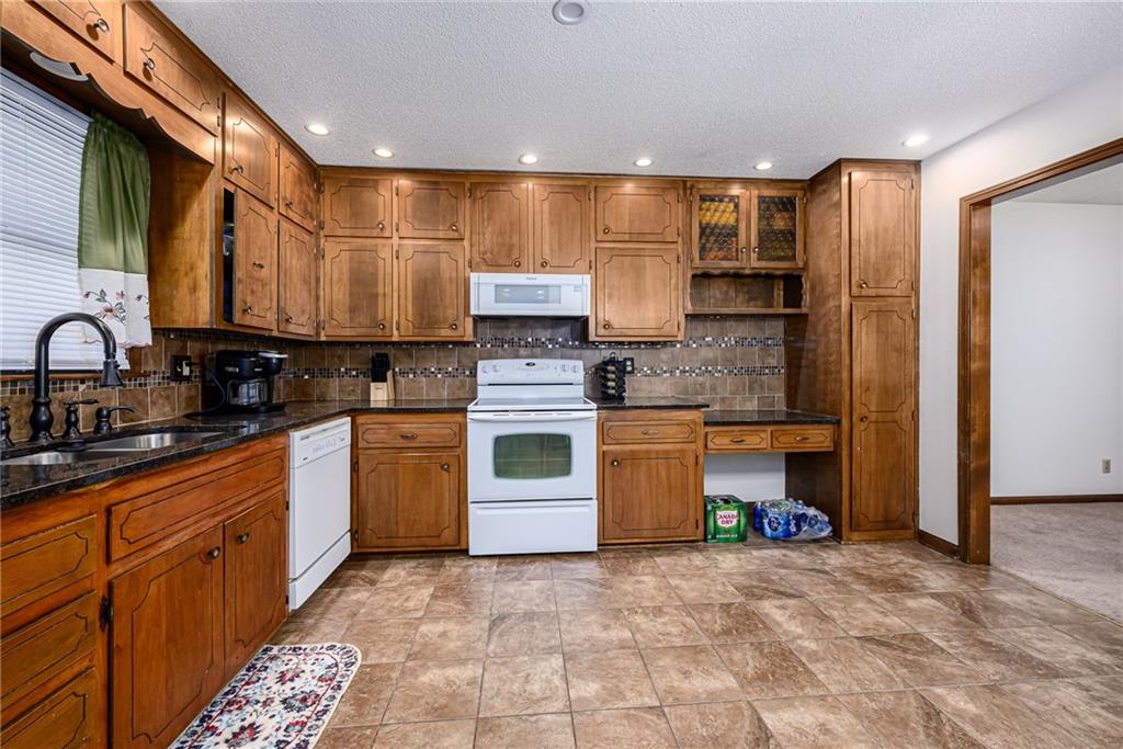 8716 Haskell Avenue Property Photo 4