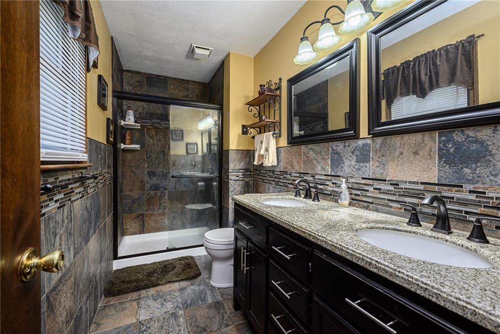 8716 Haskell Avenue Property Photo 12
