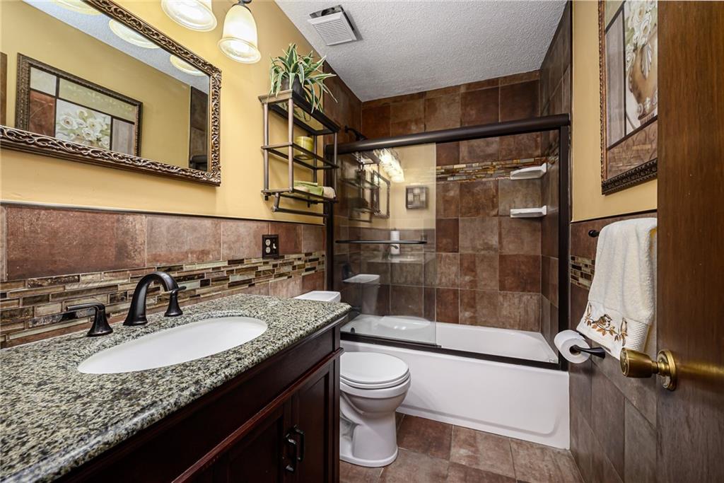 8716 Haskell Avenue Property Photo 14