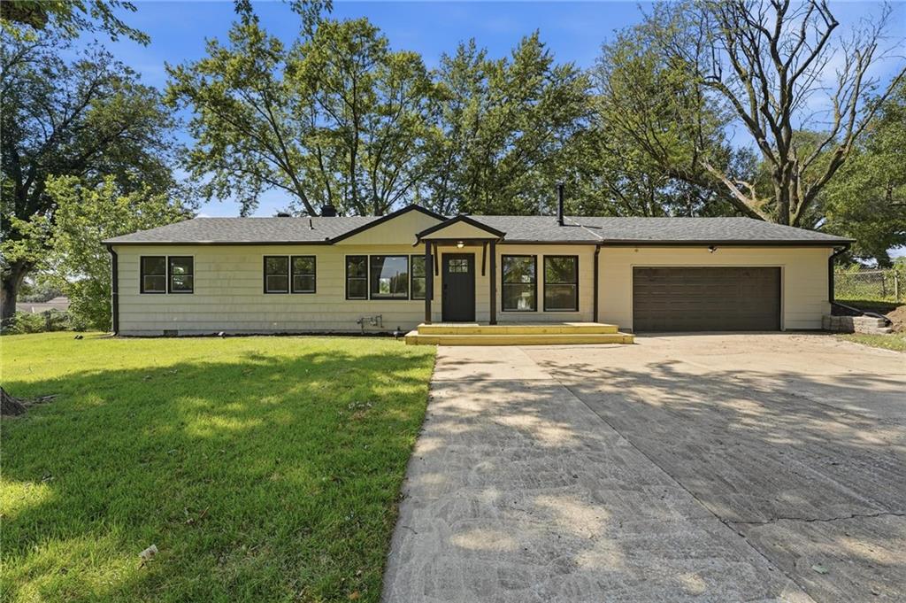 5114 S Fuller Drive Property Photo 1