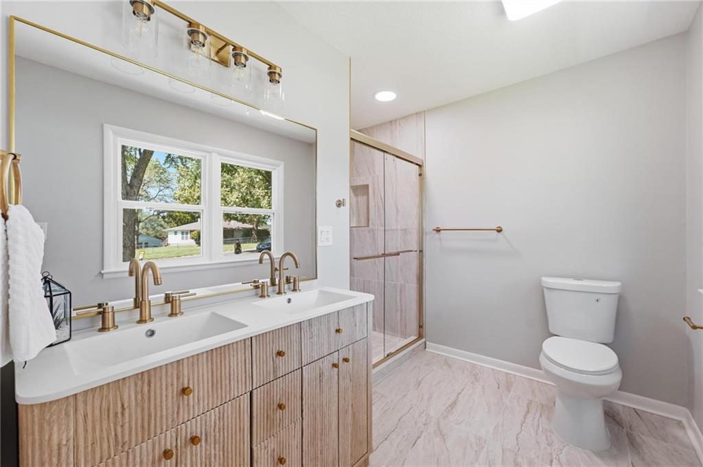 5114 S Fuller Drive Property Photo 16
