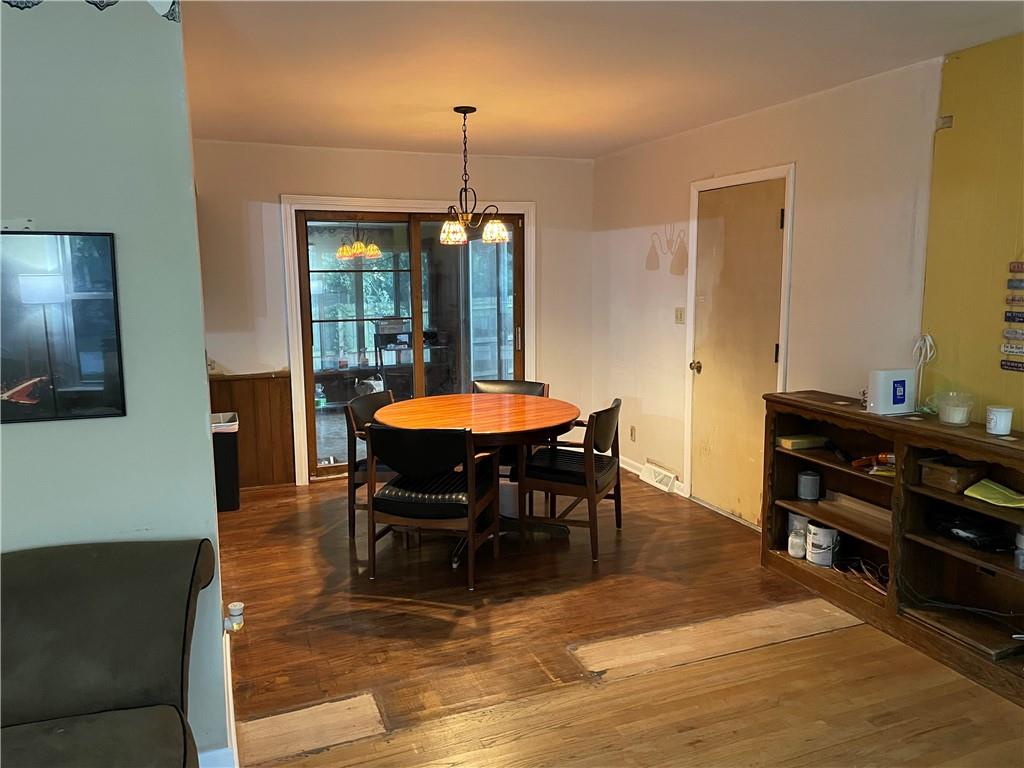 205 E Maple Street Property Photo 4