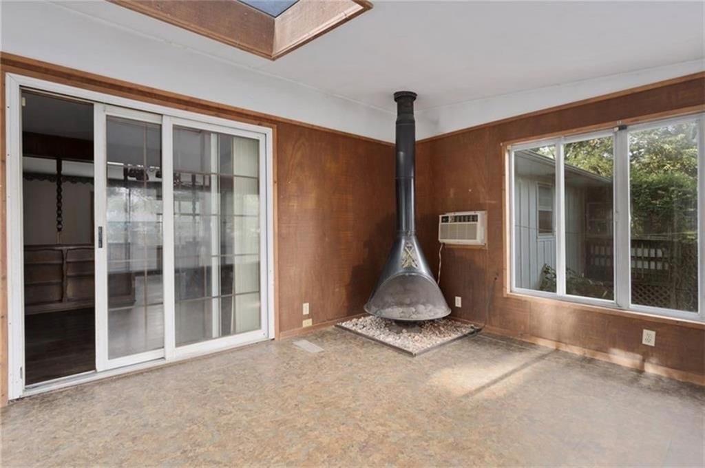 205 E Maple Street Property Photo 8