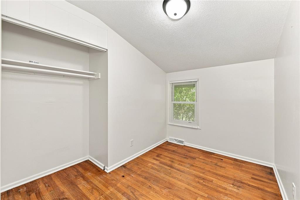 8214 Ruskin Way Property Photo 10