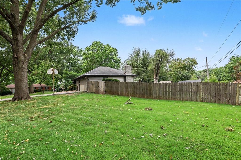 7300 Waverly Avenue Property Photo 24