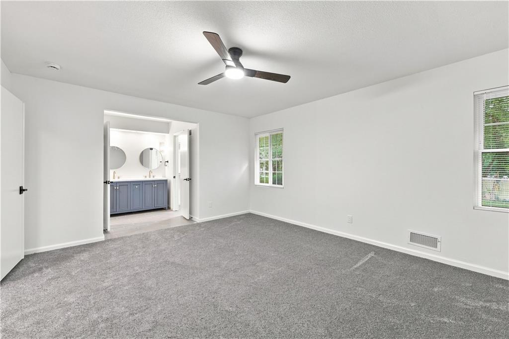 8143 Nw Beaman Drive Property Photo 28