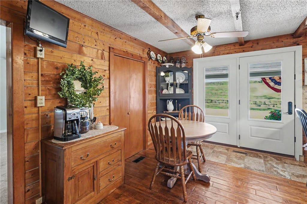 829 N 500th Road Property Photo 17