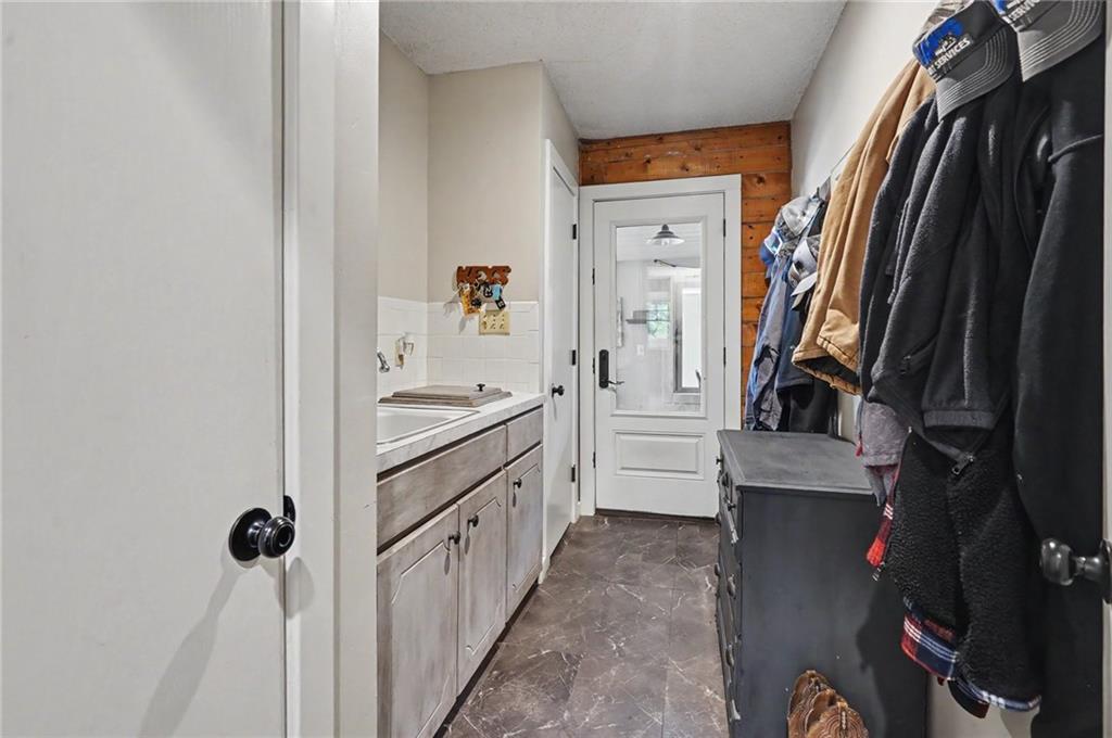 829 N 500th Road Property Photo 18