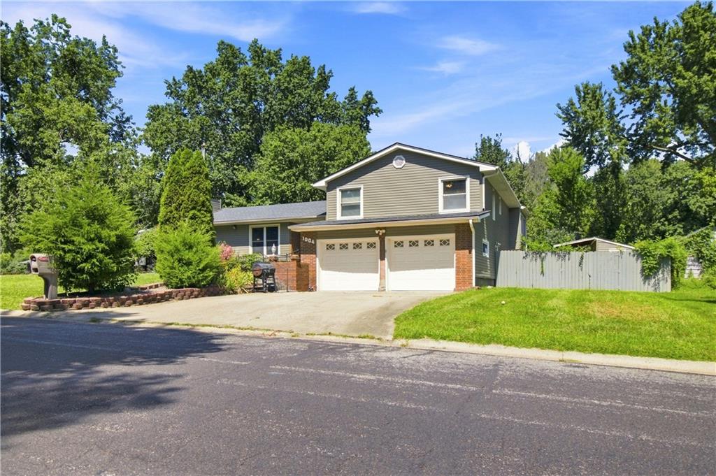 1004 Douglas Lane Property Photo 11