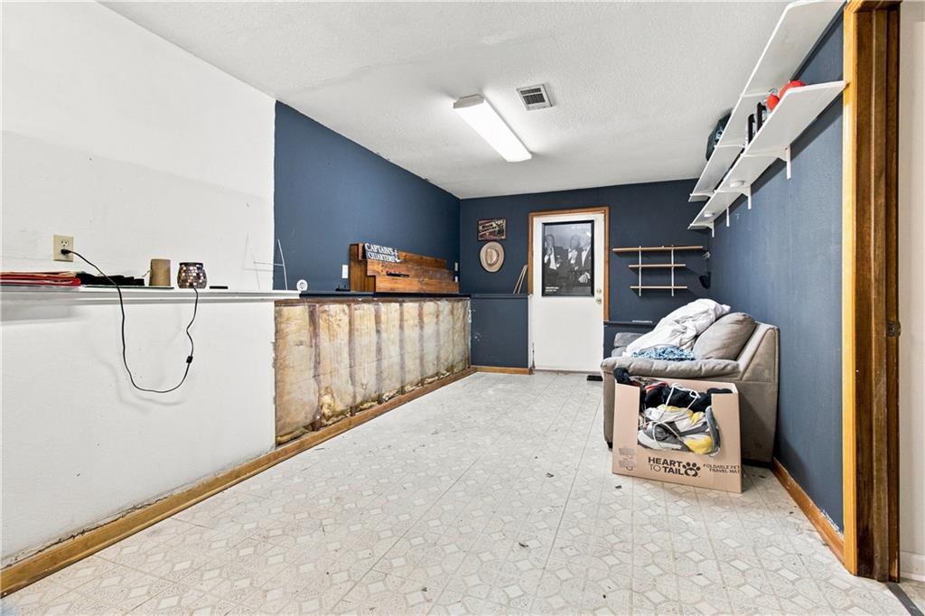 1004 Douglas Lane Property Photo 44