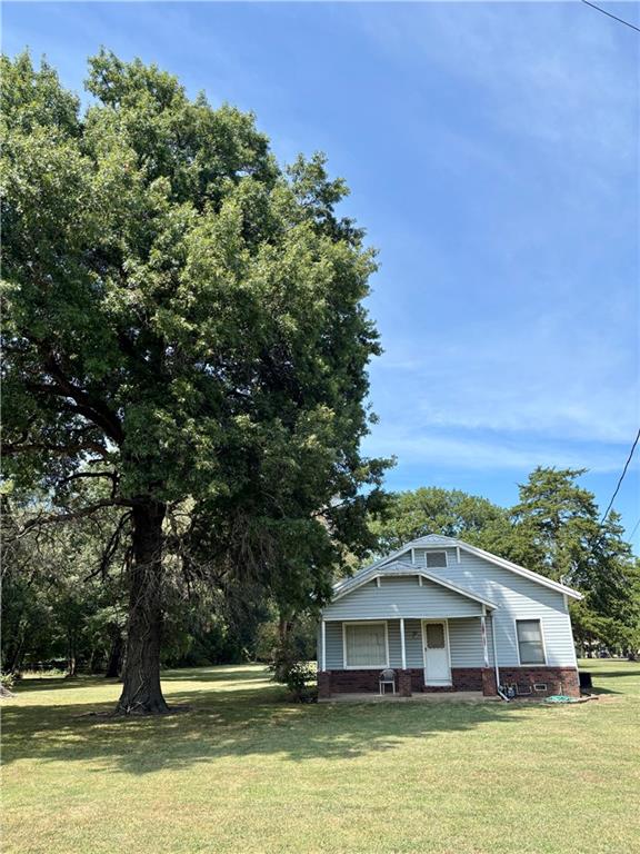604 W Craig Road Property Photo 1