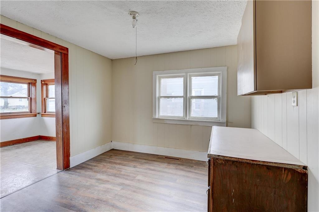 703 N Grand Street Property Photo 10