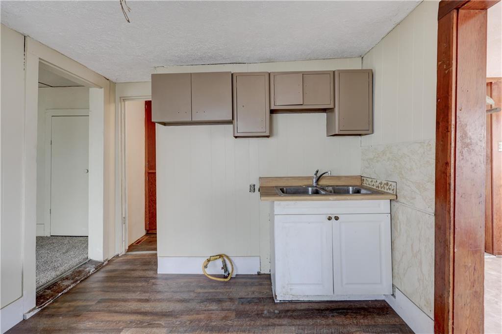 703 N Grand Street Property Photo 12