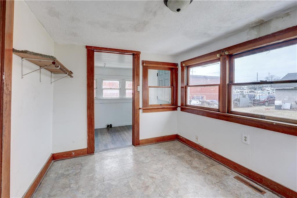 703 N Grand Street Property Photo 14