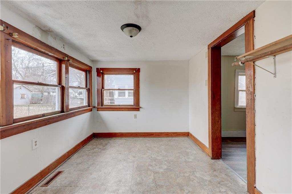 703 N Grand Street Property Photo 15