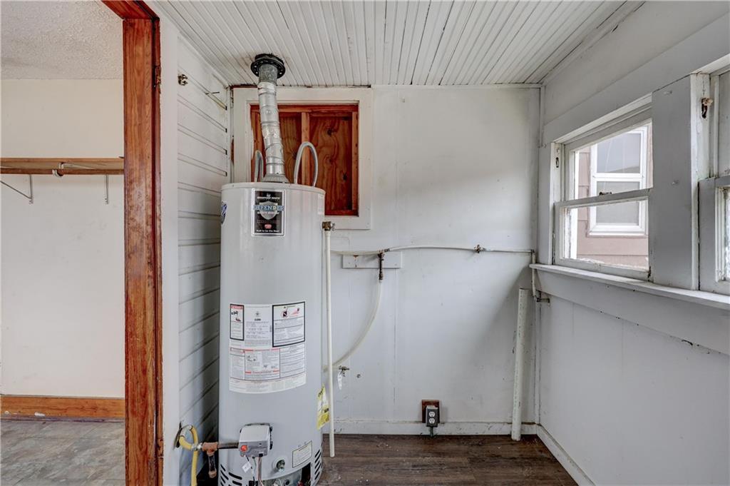 703 N Grand Street Property Photo 17