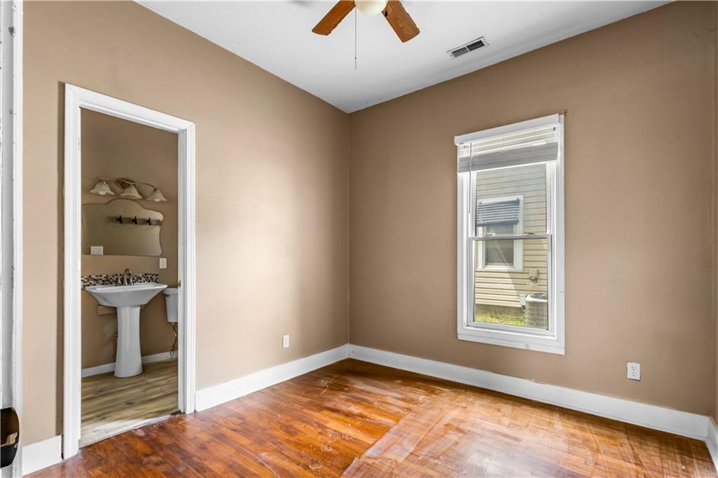 302 Pacific Avenue Property Photo 9
