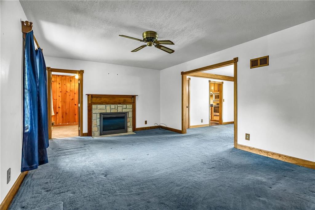 5530 N Spruce Avenue Property Photo 4