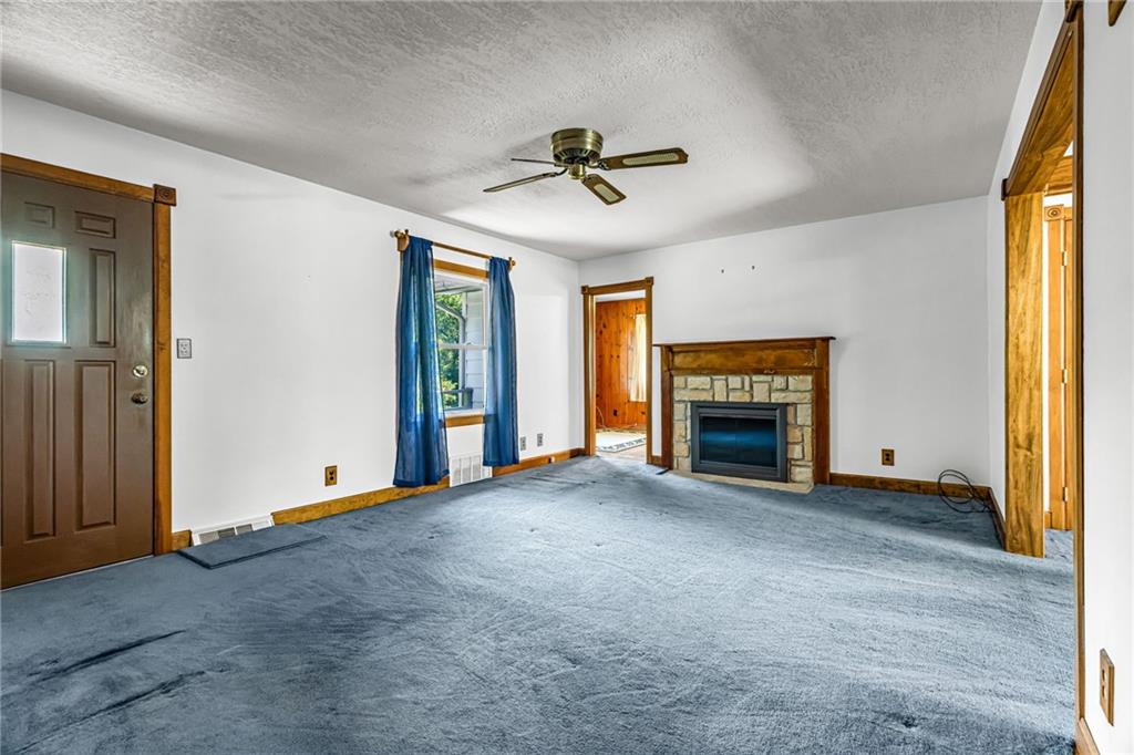 5530 N Spruce Avenue Property Photo 5