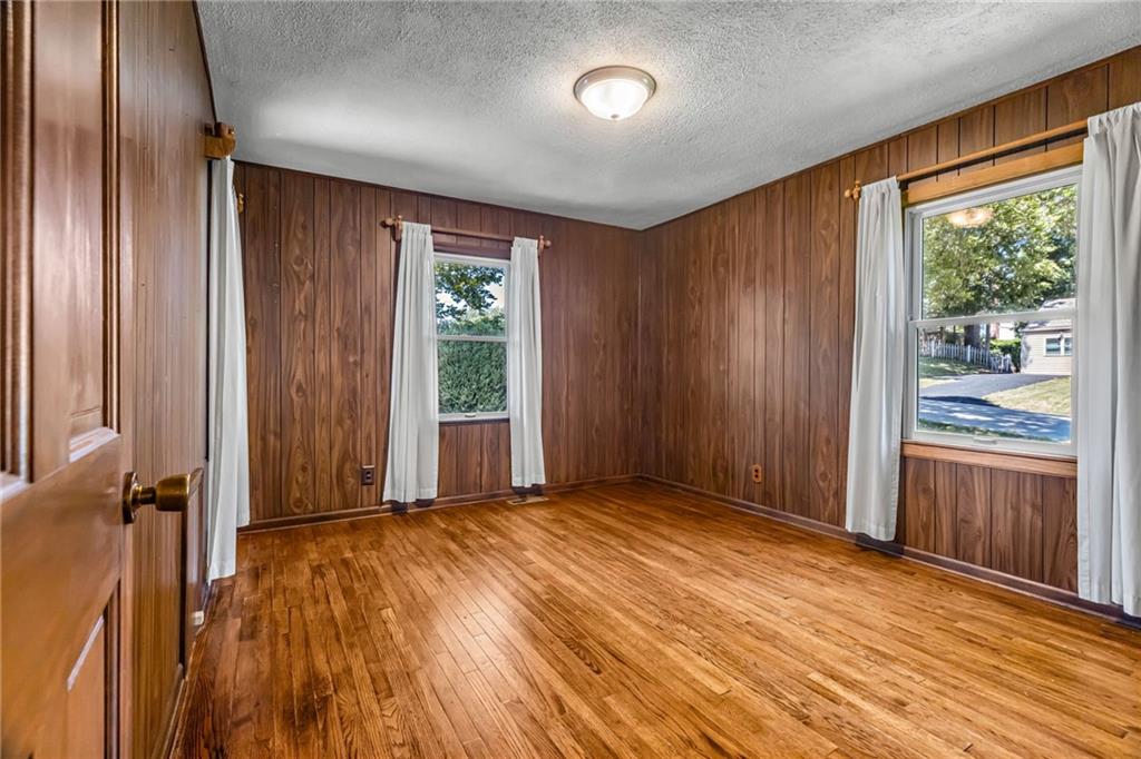 5530 N Spruce Avenue Property Photo 16