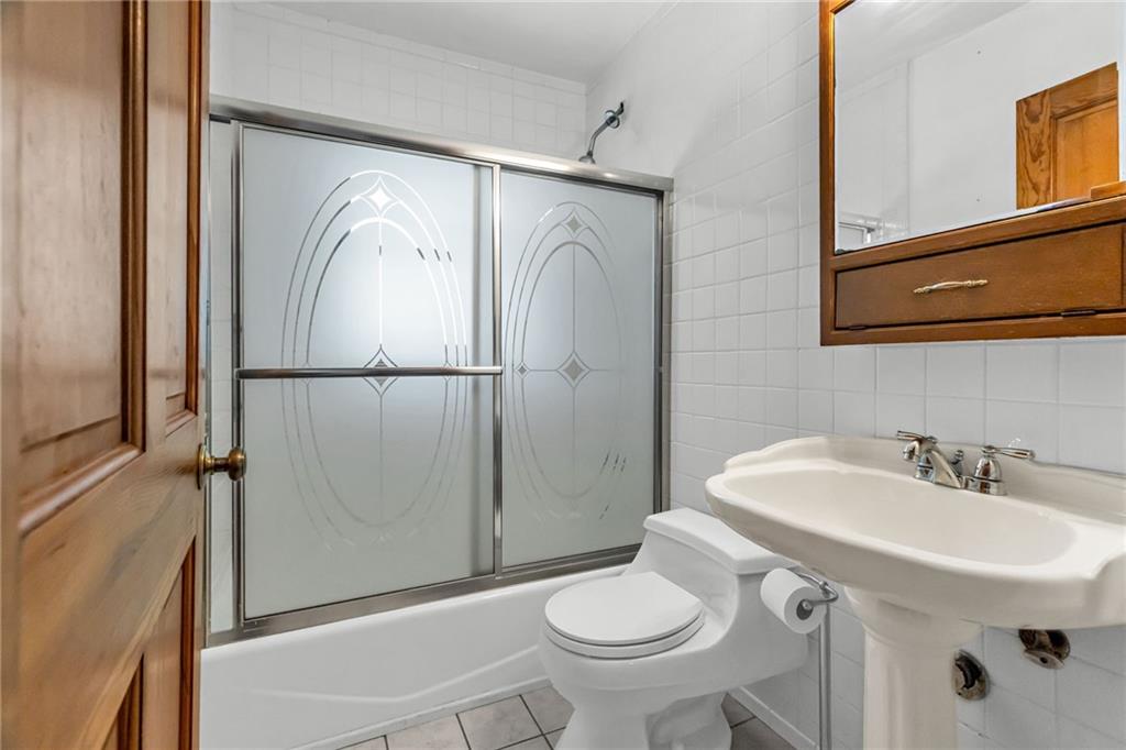 5530 N Spruce Avenue Property Photo 18