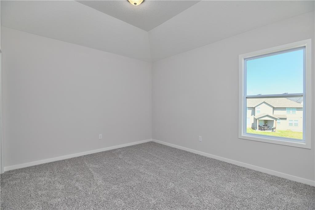 24620 W 60th Terrace Property Photo 31