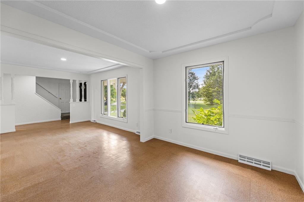 905 S Lincoln Avenue Property Photo 10
