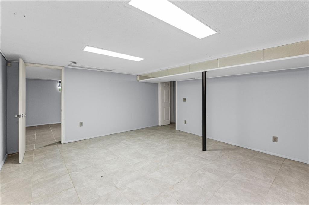 905 S Lincoln Avenue Property Photo 32