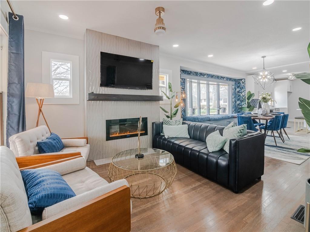 700 E 43rd Street Property Photo