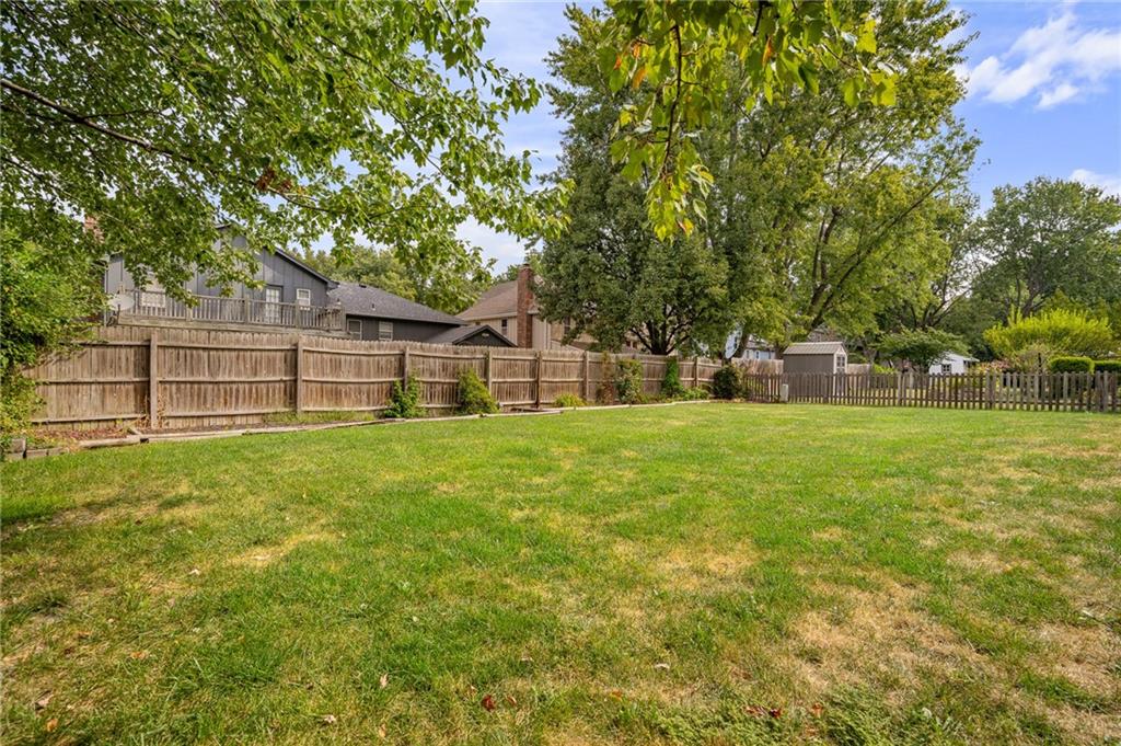 2126 E 152nd Terrace Property Photo 53