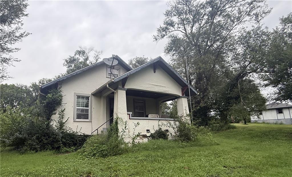17237 286th Road Property Photo 1