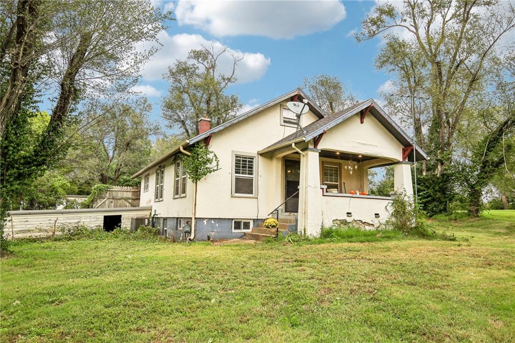 17237 286th Road Property Photo 3
