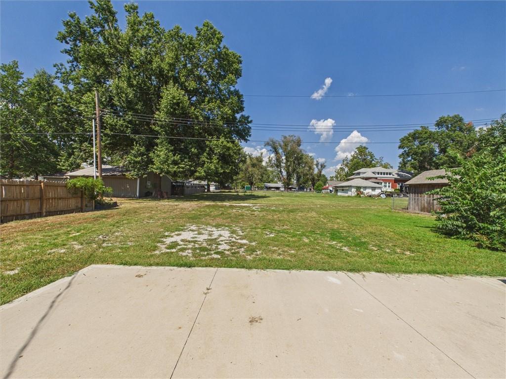 124 W 5th Street Property Photo 26