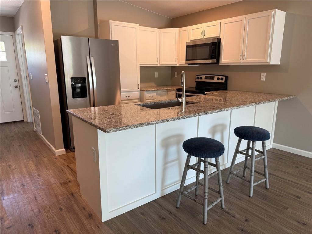 2 Illinois Drive Property Photo 4