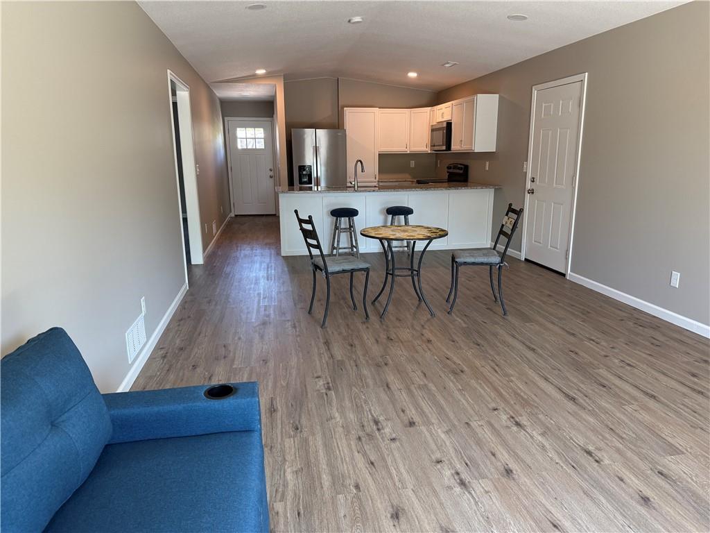2 Illinois Drive Property Photo 8