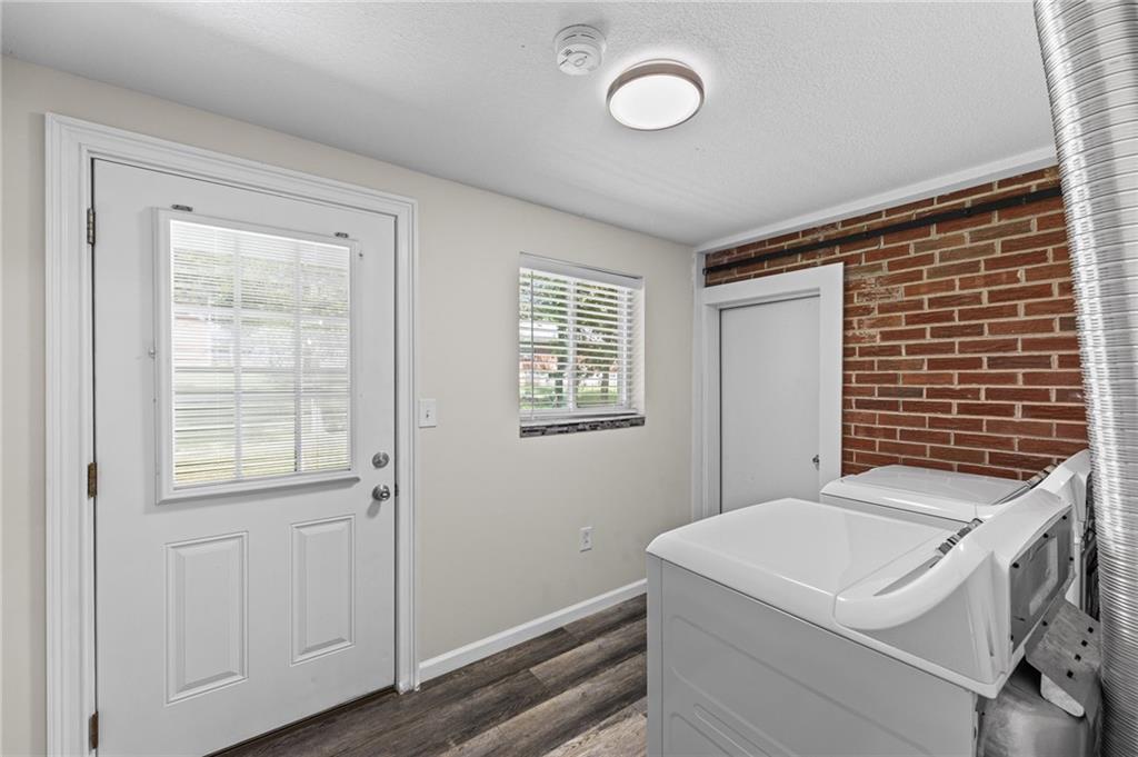 301 N 169 Highway Property Photo 16