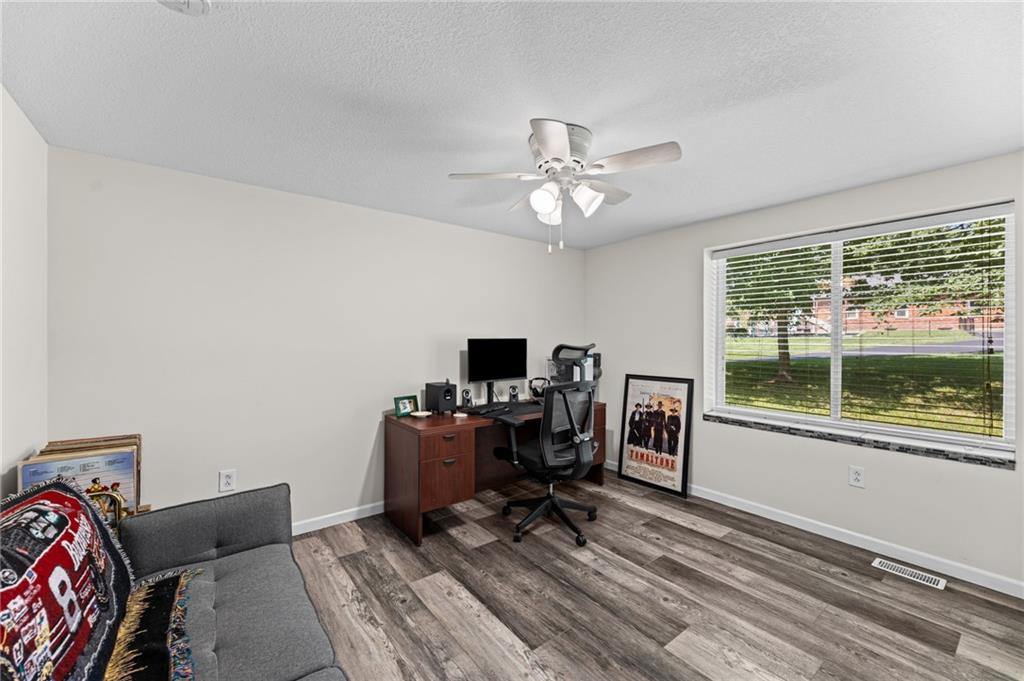 301 N 169 Highway Property Photo 18