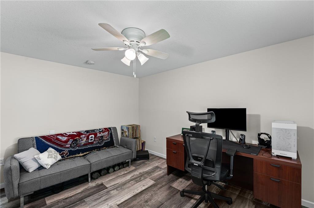 301 N 169 Highway Property Photo 20
