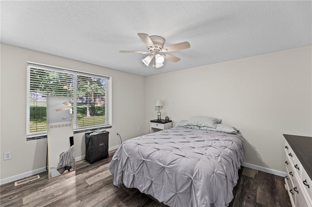 301 N 169 Highway Property Photo 23