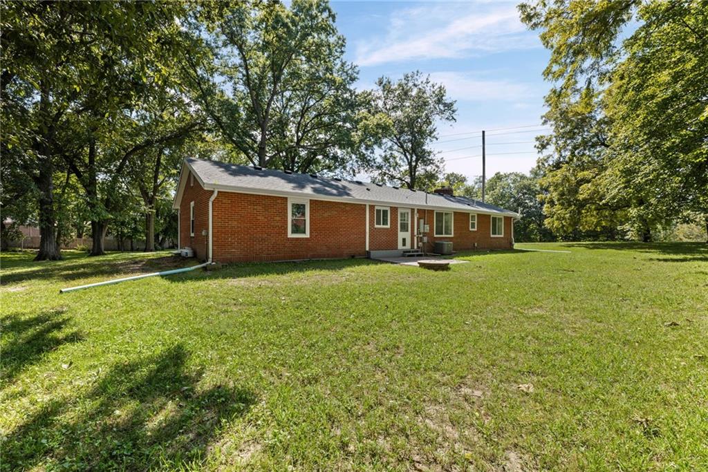 301 N 169 Highway Property Photo 30