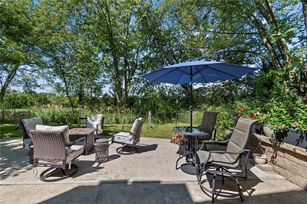 2392 Ne H Highway Property Photo 26