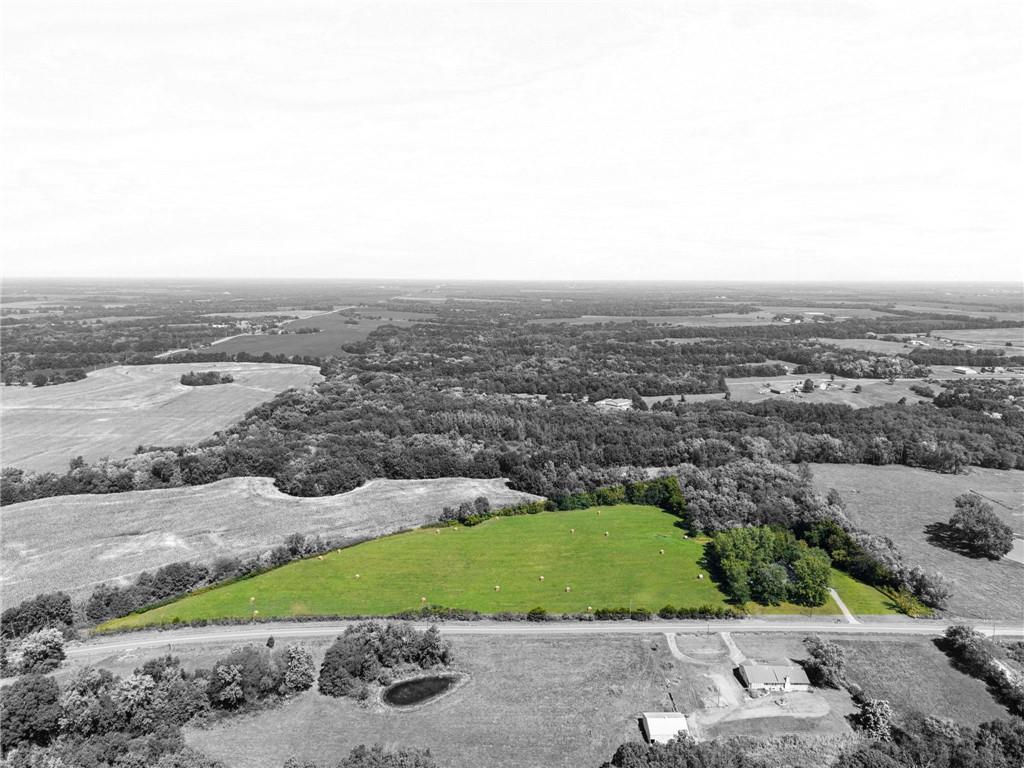 2392 Ne H Highway Property Photo 33