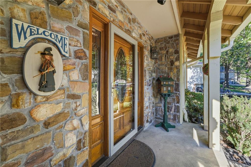 212 Hillcrest Road Property Photo 2
