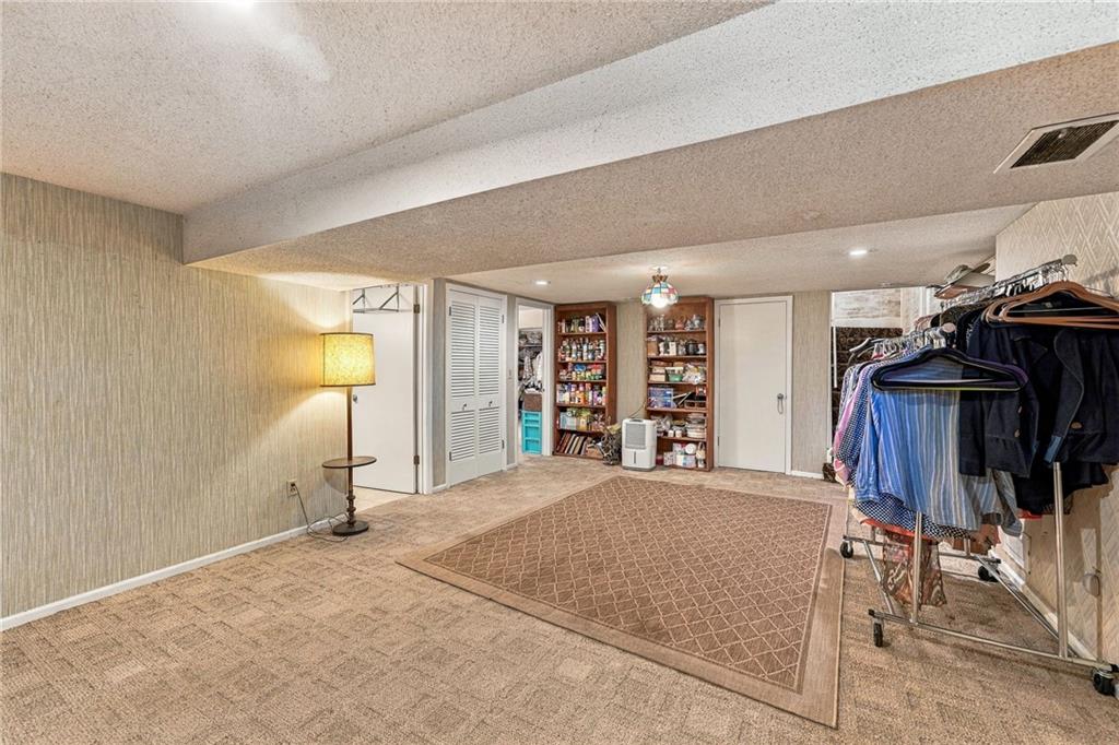 212 Hillcrest Road Property Photo 27