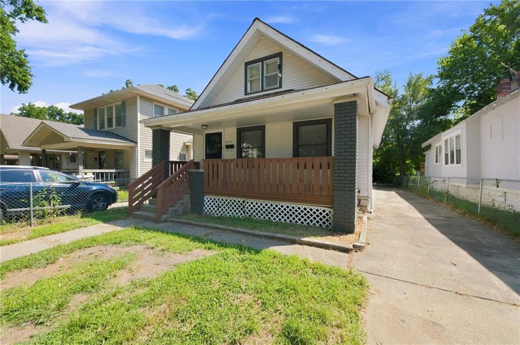 4237 Agnes Avenue Property Photo 3
