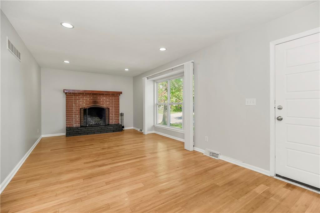 3116 N 84th Terrace Property Photo 3