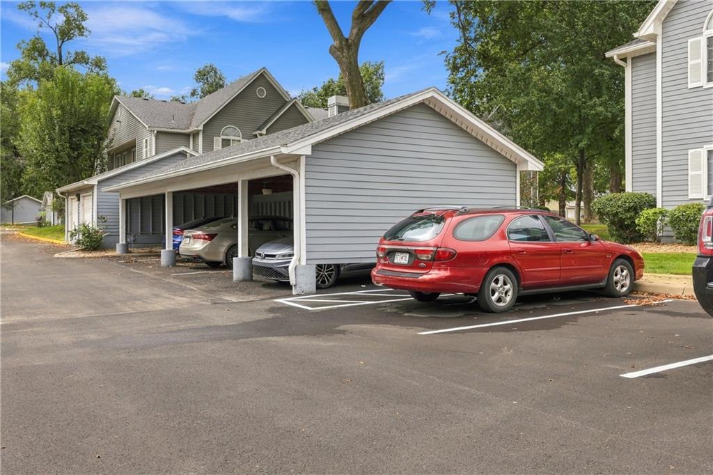 4017 S Crysler Avenue Property Photo 6