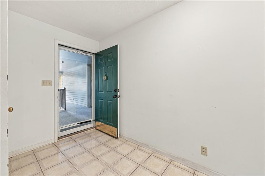4017 S Crysler Avenue Property Photo 9